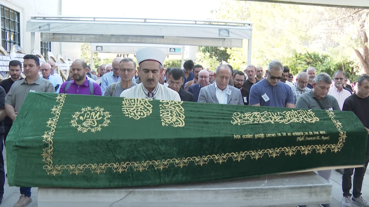 Tarihçi Mete Tunçay son yolculuğuna uğurlandı